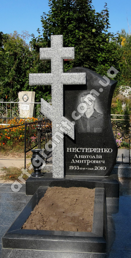 Памятник из гранита для Нестеренко А.Д.