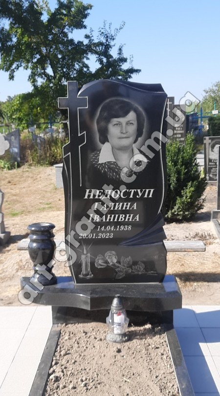 Гранітний пам'ятник для Недоступ Г.І.