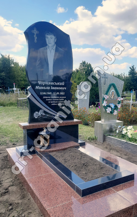 Гранітний пам'ятник для Чорнявського М.І.