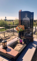 Гранітний пам'ятник для Байрамова Гранітний пам'ятник для Байрамова